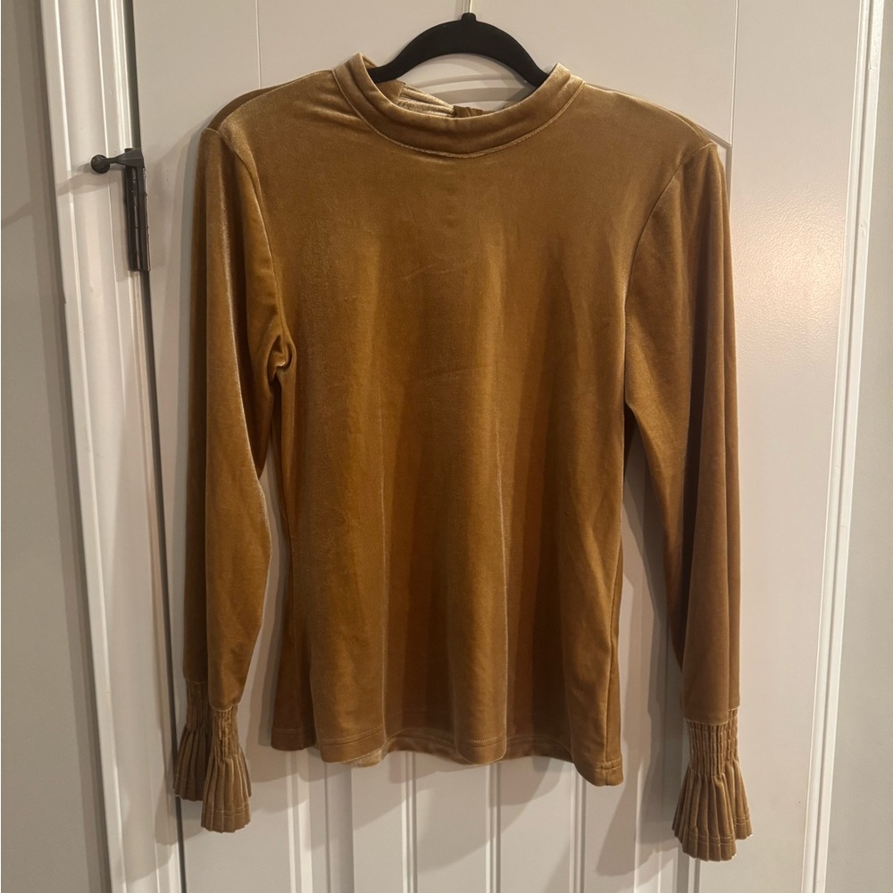 Molly Bracken Chic Velvet Long Sleeve Top